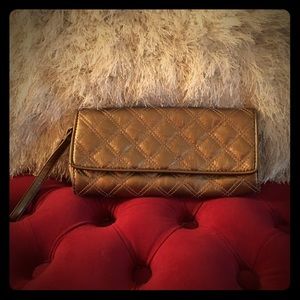 ✨NY&C gold clutch✨